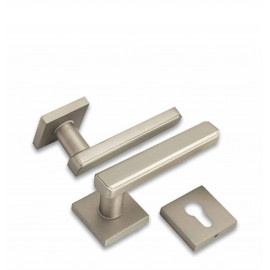 مسكة باب كروم